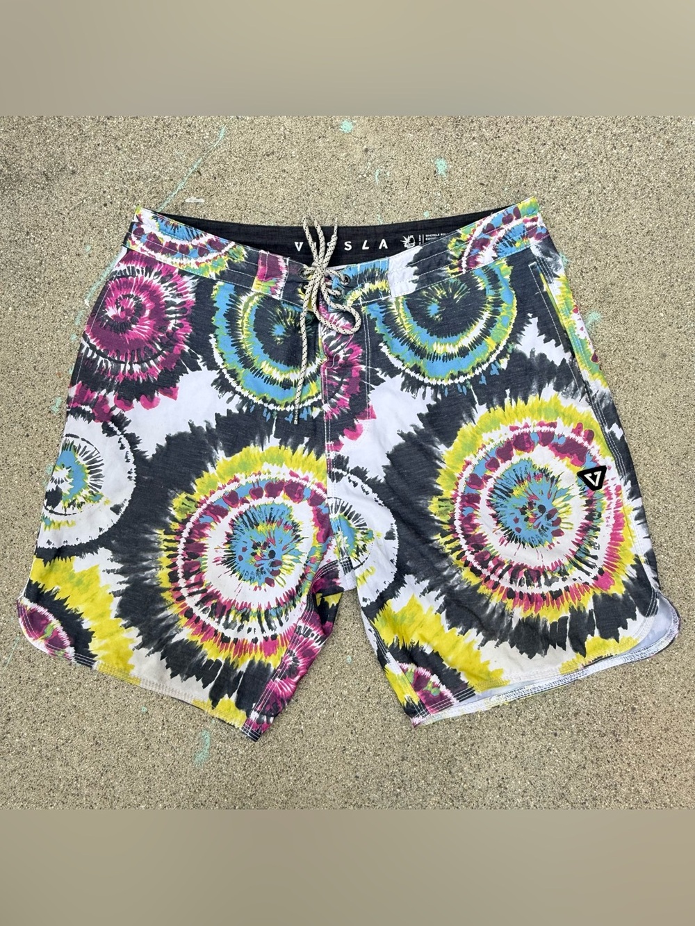 Vissla boardshorts size 32 surf